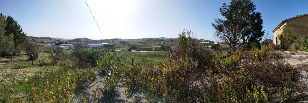 Appezzamento terreno (33.820 mq.) con fabbricato rurale (320 mq.). Sup mq (arr) 34140. Lotto Libero. Piena proprietà