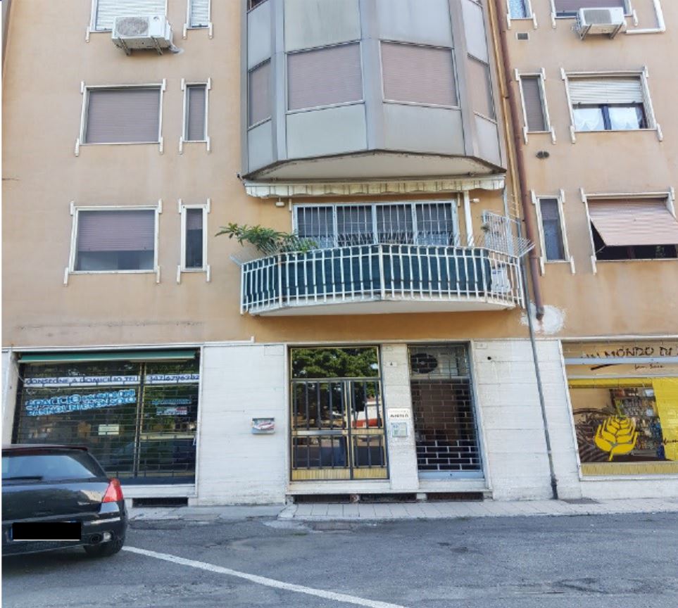 Appartamento + Box (C.so Torino, 78). Cantina. Sup. 114 m² + 13 m². Lotto Libero. Piena Proprietà