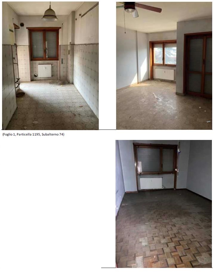 Appartamento al quarto piano, costituito da: ingresso, soggiorno, cucina, corridoio, due camere, bagno, ripostiglio e due terrazze. L'altezza interna utile risulta pari a 2,80 m.  Id. Catastali [N.C.E.U.]  Unità Residenziale cat. A/3 foglio 1 part. 1195 sub 74. Sup mq catastali 98. Libero, Piena Proprietà.