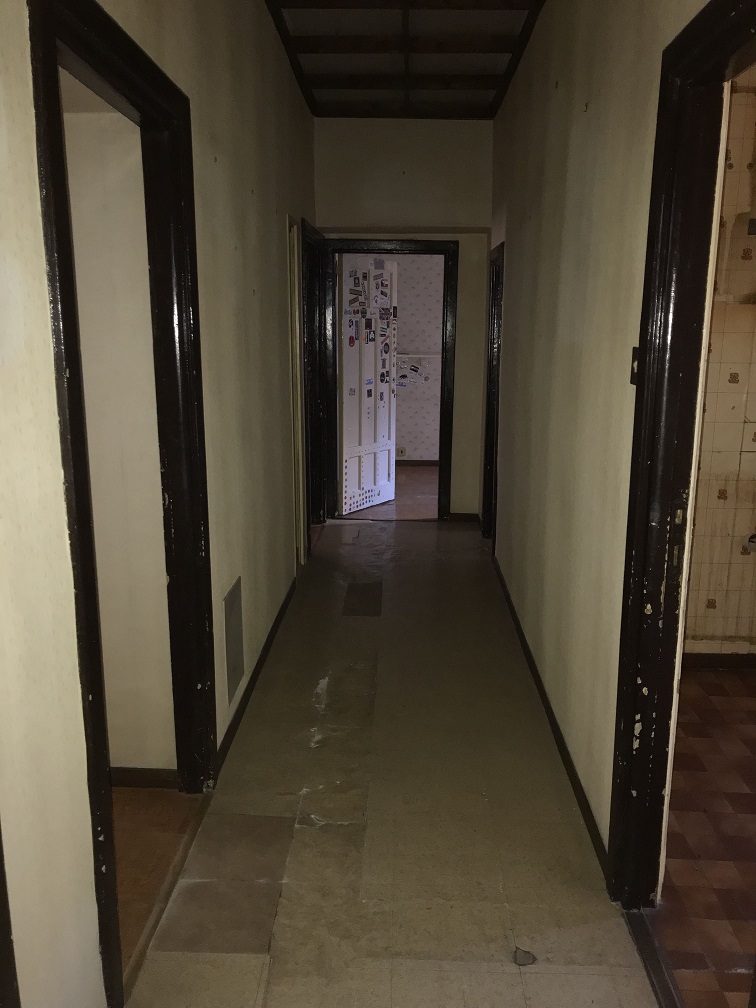 APPARTAMENTO INT.5 DI 5 VANI CON ASCENSORE. Dati catastali [N.C.E.U.] cat.A/2, fg.372, part.47, sub.73. Sup. cat. 95 mq. Piena proprietà lotto libero.