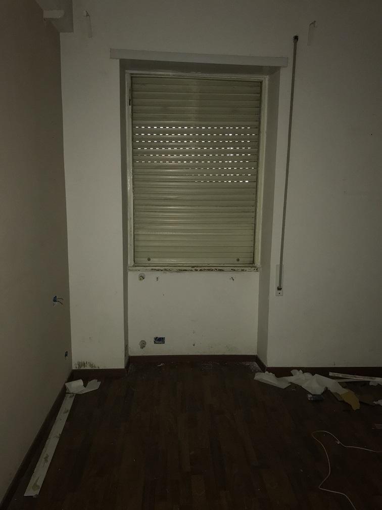 APPARTAMENTO INT.1 DI 5 VANI SENZA ASCENSORE. Dati catastali [N.C.E.U.] cat.A/3, fg.843, part.738, sub.2. Sup. cat. 82 mq. Piena proprietà lotto libero.