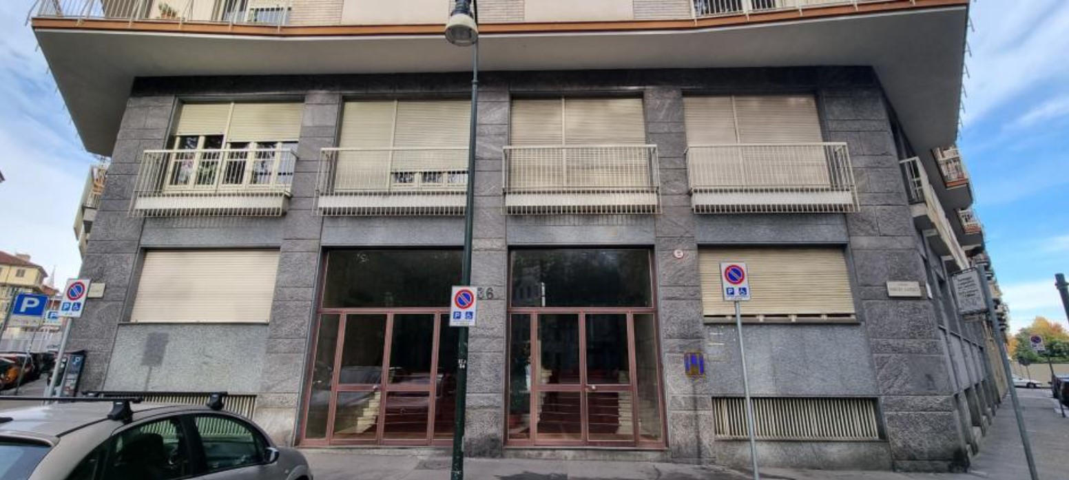 Uffici pubblici. Id. catastali [N.C.E.U.] fg 1180 part 319 sub 171. Sup. 316 mq.