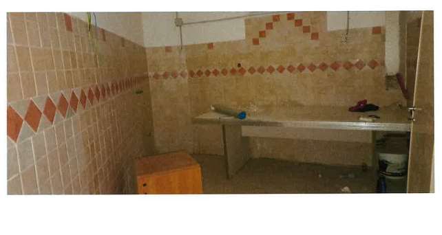 Immobile classificato ad uso ufficio con variazione da A/3 ad A/10 dal 25/01/2005. Posto al piano seminterrato. Identificativi Catastali [N.C.E.U.] Unità principale categoria A10 foglio 843 particella 522 sub 501. Sup. 87 mq catastali. Libero. Piena Proprietà