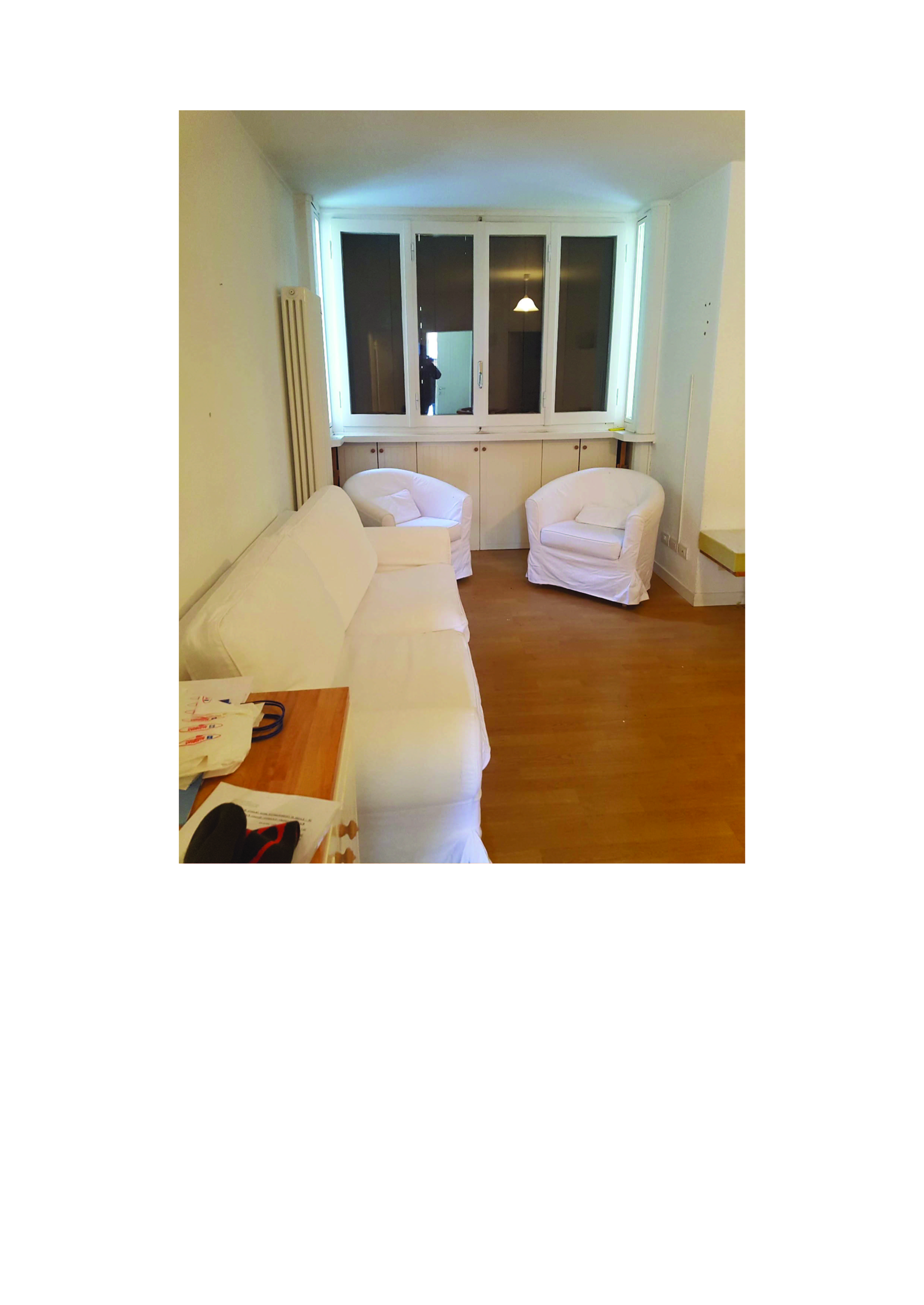 Immobile ad uso abitativo:piano rialzato composto da: cucina-soggiorno-n.2 camere da letto e n.1 bagno, detto piano è collegato con il piano seminterrato tramite scala a chiocciola. piano seminterrato composto da:  n.1 camera da letto e n.1 bagno; posto auto scoperto; LOCALI ad uso comune oltre area scoperta -giradino - cortile. Id. Cat. [N.C.E.U.] fg. 11 p.lla 1084 PM 5 sub. 3; fg.  11 p.lla 2314 PM 5 sub. 5; fg.11 p.lla 1084 PM 13 sub. 16 - PM 13 sub. 13; fg. 11 p.lla 1488 PM 242 sub 171; posto auto coperto ubicato nel condominio Rio Falze'. Sup (arr) mq 80; mq 15; mq 12. piena proprietà; piena proprietà; 1/9; Piena proprietà. Locato.