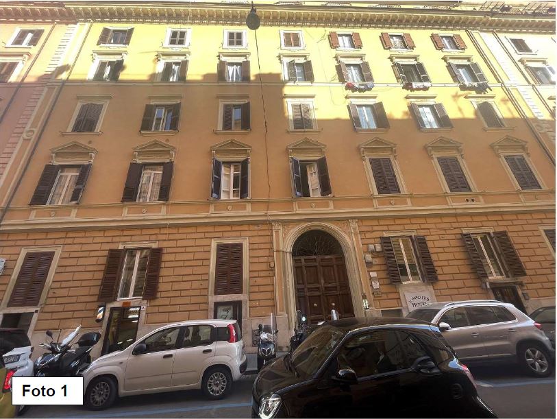 L'UNITA' IMMOBILIARE A DESTINAZIONE ALBERGO SI SVILUPPA AL PRIMO PIANO DELL'EDIFICIO DI SETTE PIANI  FUORI TERRA. L'IMMOBILE E' DIVISO IN SETTE STANZE DOTATE CIASCUNA DI SERVIZI IGIENICI, DI CUI SEI ACCESSIBILI DA UN INGRESSO COMUNE, MENTRA LA SETTIMA STANZA E' ACCESSIBILE AUTONOMAMENTE DAL PIANEROTTOLO CONDOMINIALE. LO STATO MANUTENTIVO DELLE UNITA' IMMOBILIARI E' RITENUTO NORMALE. ALLO STATO L'IMMOBILE E' LOCATO COME DA CONTRATTO DI LOCAZIONE SCIOLTO AI SENSI DELLE NORME "CAM" A SEGUITO DI CONFISCA DEFINITIVA. CANTINA AL PIANO INTERRATO DI CIRCA 6,00 M2 DI PERTINENZA DELL'UNITA' A DESTINAZIONE ALBERGO. FOGLIO 474 PARTICELLA 54 SUBALTERNI 507 E 82. MQ 157 DI SUPERFICI COMMERCIALI