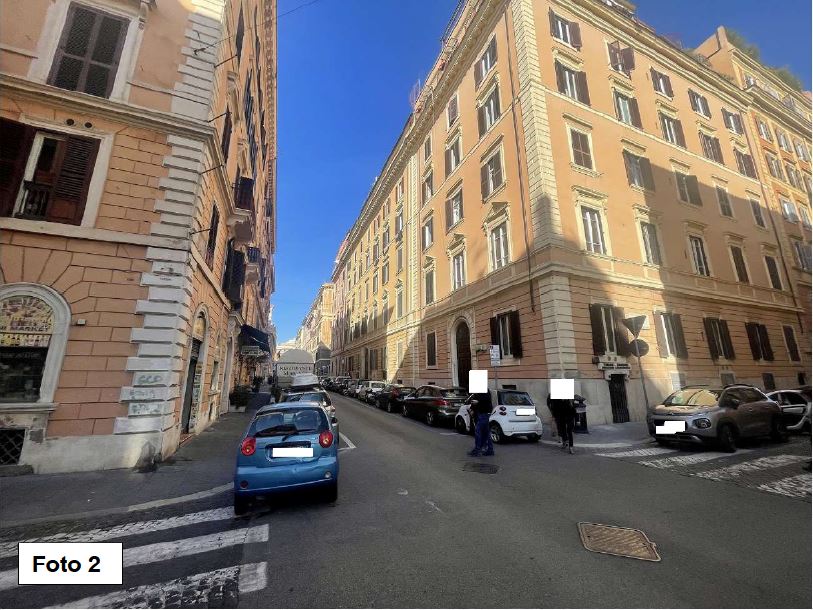L'UNITA' IMMOBILIARE A DESTINAZIONE ALBERGO SI SVILUPPA AL PRIMO PIANO DELL'EDIFICIO DI SETTE PIANI  FUORI TERRA. L'IMMOBILE E' DIVISO IN SETTE STANZE DOTATE CIASCUNA DI SERVIZI IGIENICI, DI CUI SEI ACCESSIBILI DA UN INGRESSO COMUNE, MENTRA LA SETTIMA STANZA E' ACCESSIBILE AUTONOMAMENTE DAL PIANEROTTOLO CONDOMINIALE. LO STATO MANUTENTIVO DELLE UNITA' IMMOBILIARI E' RITENUTO NORMALE. ALLO STATO L'IMMOBILE E' LOCATO COME DA CONTRATTO DI LOCAZIONE SCIOLTO AI SENSI DELLE NORME "CAM" A SEGUITO DI CONFISCA DEFINITIVA. CANTINA AL PIANO INTERRATO DI CIRCA 6,00 M2 DI PERTINENZA DELL'UNITA' A DESTINAZIONE ALBERGO. FOGLIO 474 PARTICELLA 54 SUBALTERNI 507 E 82. MQ 157 DI SUPERFICI COMMERCIALI