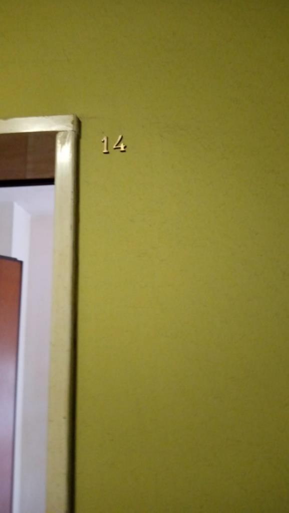 Appartamento posto al piano quinto, intermedio con ascensore, composto da soggiorno, cucina, 1 camera, 1 disimpegno, 1 bagno, 1 balcone con parapetto in cemento. Posto auto coperto facilmente accessibile tramite rampa carrabile con semplicità di manovra e con altezza di piano pari a 2,95 ml. Interno 14 piano S1. Id. cat. [N.C.E.U] Unità residenziale categoria A3 foglio 959 particella 685 sub 595; Unità secondaria categoria C6 foglio 959 particella 685 sub 70. Sup. MQ (arr.) 54 mq catastali; 10 mq catastali. Libero. Piena proprietà