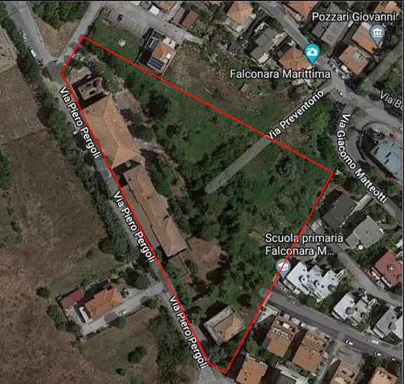 Il bene in questione è caratterizzato da un complesso immobiliare costituito da cinque corpi di fabbrica posti lungo la via Pergoli. Consultare la Perizia.  p. 1516 - 31 mq;  p. 248 - 5.447 mq; p. 587 - 3.179 mqSup. tot 8.657 mq. Piena proprietà. Libero