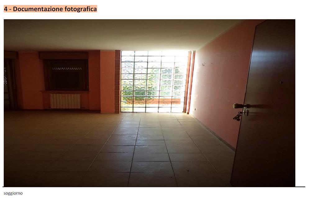 Trattasi di unità immobiliare destinata ad abitazione composta da soggiorno, cucina, tre locali, corridoio e n.2 servizi igienici. Unità immobiliare di 13 mq catastali destinata a posto auto coperto. Ulteriore Unità immobiliare di 21 mq catastali destinata ad autorimessa. Id. cat. Unità principale categoria A2 foglio 96 particella 752 sub 72 Unità secondaria categoria C6 foglio 96 particella 752 sub 191 Unità secondaria categoria C6 foglio 96 particella 752 sub 179. Sup. MQ (arr.) 130 mq catastali, 13 mq catastali, 21 mq catastali. Libero. Piena Proprietà.