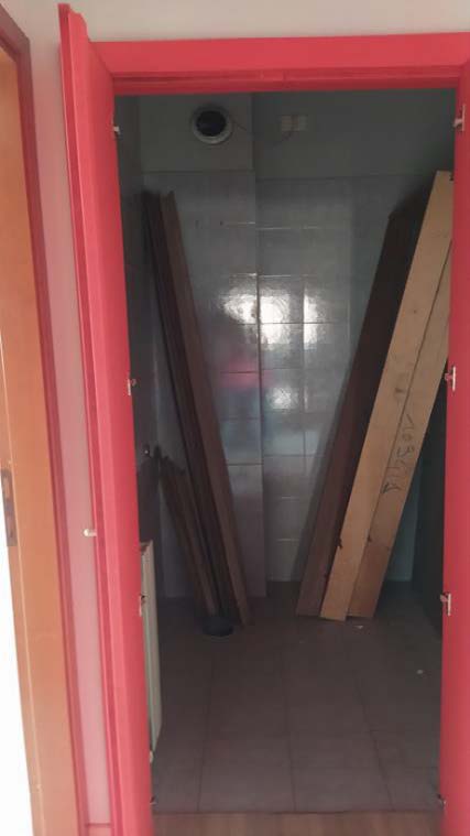 Ufficio al piano primo composto da 4 vani, disimpegno, 1 servizio, 1 ripostiglio, 2 balconi. Box auto piano S1 via Licata 16 in autorimessa interrata condominiale. Id. cat. Unità Principale cat. A/10 foglio 202 part. 357 sub 97, Unità Secondaria cat. C/6 foglio 202 part. 357 sub 159. Sup. MQ (arr.) mq catastali 84, mq catastali 17. Libero. Piena Proprietà.