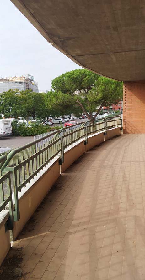 Ufficio al piano primo composto da ingresso, 2 vani, 1 servizio 1 balcone e un vano accessorio al piano terra collegato con scala interna. Box auto piano S1 via Licata 16 in autorimessa interrata condominiale. Id. cat. Unità Principale cat. A/10 foglio 202 part. 357 sub 98, Unità Secondaria cat. C/6 foglio 202 part. 357 sub 160. Sup. MQ (arr.) mq catastali 103, mq catastali 18. Libero. Piena Proprietà.