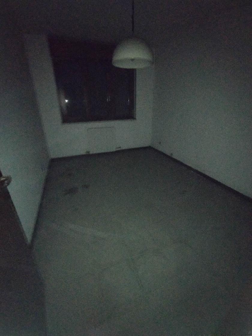 Ufficio al piano primo composto da 4 vani, disimpegno, 2 servizi, 2 balconi. Box auto piano S1 via Licata 18 in autorimessa interrata condominiale. Id. cat. Unità Principale cat. A/10 foglio 202 part. 357 sub 37, Unità Secondaria cat. C/6 foglio 202 part. 357 sub 83. Sup. MQ (arr.) mq catastali 84, mq catastali 18. Libero. Piena Proprietà.