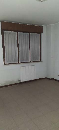 Ufficio al piano primo composto da 4 vani, disimpegno, 2 servizi, 2 balconi. Box auto piano S1 via Licata 24 in autorimessa interrata condominiale. Id. cat. Unità Principale cat. A/10 foglio 202 part. 357 sub 15, Unità Secondaria cat. C/6 foglio 202 part. 357 sub 57. Sup. MQ (arr.) mq catastalil 83, mq catastalil 18. Libero. Piena Proprietà.