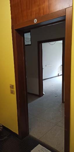 Ufficio posto al piano secondo di tipo open space con servizio e piccolo ripostiglio. Box auto piano S1 via A. Palladio in autorimessa interrata condominiale. Id. cat. Unità Principale cat. A/10 foglio 255 part. 386 sub 71, Unità Secondaria cat. C/6 foglio 255 part. 386 sub 507. Sup. MQ (arr.) mq catastali 189, mq catastali 24. Libero. Piena Proprietà.