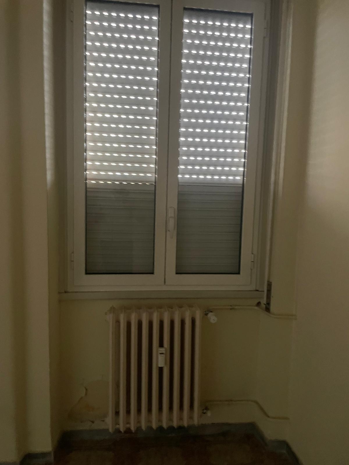 Foglio 194 particella 154 sub 503 categoria catastale A3 cl. 2 u.i. composta da 5,5 vani catastali di altezza netta interna pari a 3,15 mt, articolata in ingresso, soggiorno, cucina, due camere, un bagno. Sup. consistenza ragguagliata 95 mq