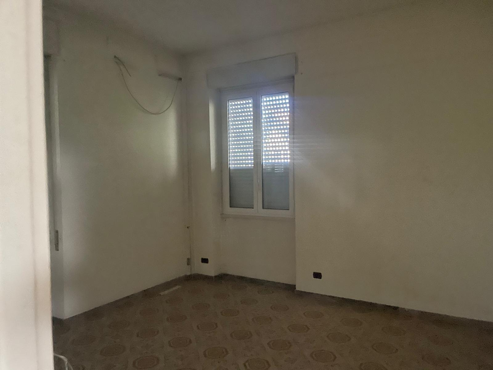 Foglio 194 particella 154 sub 503 categoria catastale A3 cl. 2 u.i. composta da 5,5 vani catastali di altezza netta interna pari a 3,15 mt, articolata in ingresso, soggiorno, cucina, due camere, un bagno. Sup. consistenza ragguagliata 95 mq