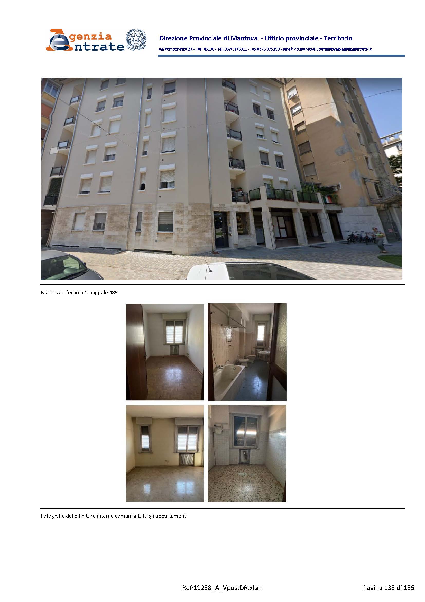 Appartamento posto al piano quinto con soffitta pertinenziale n. 19 al piano sottotetto. Iingresso, soggiorno, cucina, tre camere, un ripostiglio, bagno e terrazza (h 2,95 m). L’unità presenta serramenti esterni lignei con vetro semplice, sistema di oscuramento in persiane avvolgibili in legno, serramenti interni lignei, pavimentazione del soggiorno in pietra, della cucina e dei bagni in piastrelle di graniglia o ceramica, della zona notte in parquet. Il rivestimento del bagno e della cucina in piastrelle di ceramica. Le terrazze in piastrelle ceramiche. L’unità presenta finiture di tipo economico; considerando la tipologia costruttiva economica presenta stato manutentivo normale. ID cat. Unità Residenziale cat. A/2 foglio 52 part. 487 sub 23. Sup. mq catastali 135. Libero. Piena Proprietà