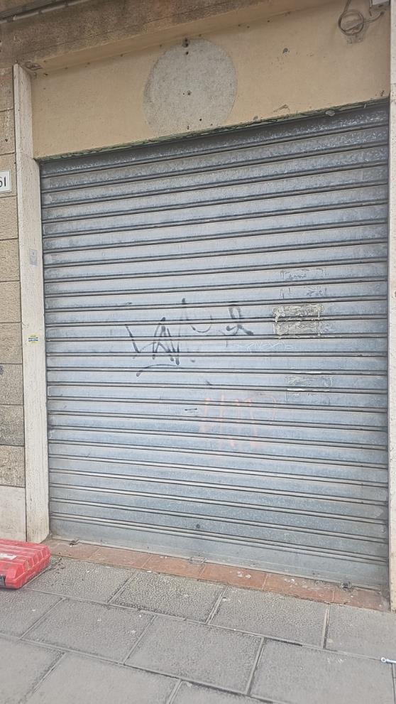 Negozio posto in Piazza della Vittoria civico 61. L'unità immobiliare è composta da un vano principale, un retrobottega ed un servizio igienico. Id. cat. Unità Commerciale cat. C/1 foglio 28 part. 107 sub 14. Sup. mq catastali 38. Libero. Piena proprietà
