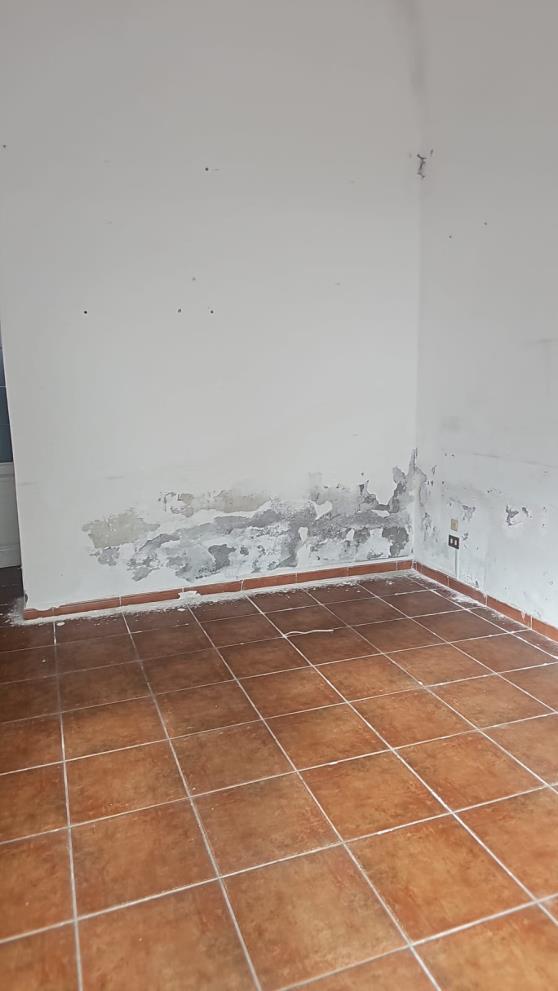 Negozio posto in Piazza della Vittoria civico 61. L'unità immobiliare è composta da un vano principale, un retrobottega ed un servizio igienico. Id. cat. Unità Commerciale cat. C/1 foglio 28 part. 107 sub 14. Sup. mq catastali 38. Libero. Piena proprietà