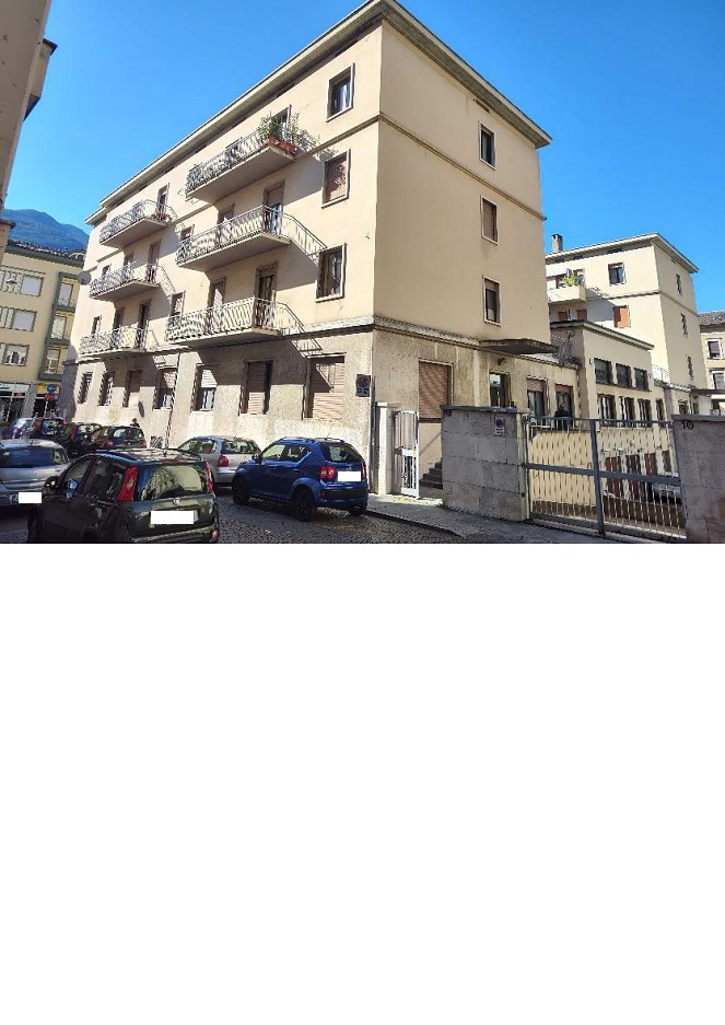 Magazzino deposito. Id. cat. F. 33 Mapp.174 Sub 28. Sup. mq 72. LIBERO. PIENA PROPRIETA'