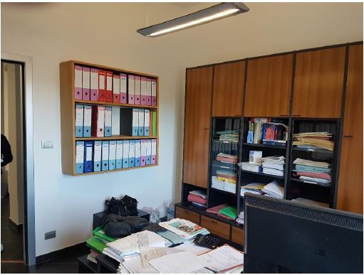 Ufficio commerciale; Archivio/deposito pertinenziale. Id. cat. F. 31 part. 9944 sub 5. Sup. mq 330. LOCATO. PIENA PROPRIETA'