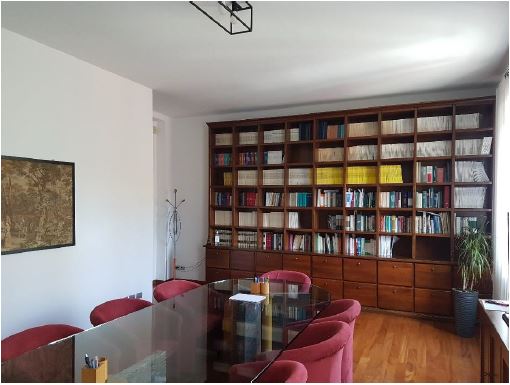 Ufficio commerciale; Archivio/deposito pertinenziale. Id. cat. F. 31 part. 9944 sub 5. Sup. mq 330. LOCATO. PIENA PROPRIETA'