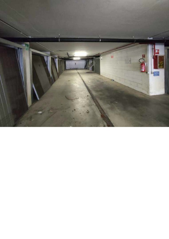 Box auto commerciale. Id. cat. F 8 Mapp. 1003 Sub 76. Sup. mq 14. LIBERO. PIENA PROPRIETA'