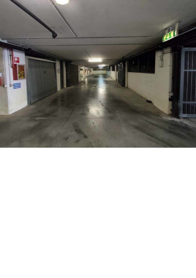Box auto commerciale. Id. cat. F 8 Mapp. 1003 Sub 76. Sup. mq 14. LIBERO. PIENA PROPRIETA'
