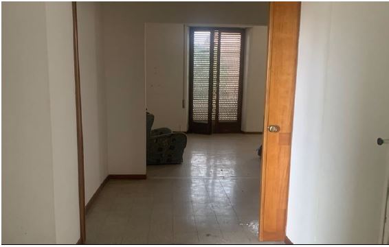 Appartamento 7 locali + servizi semplici; Cantina soffitta pertinenziale. Id. cat. F. 143 mapp. 99 sub 15. Sup. mq 229. LIBERO. PIENA PROPRIETA'