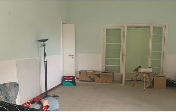 Appartamento 7 locali + servizi semplici; Cantina soffitta pertinenziale. Id. cat. F. 143 mapp. 99 sub 15. Sup. mq 229. LIBERO. PIENA PROPRIETA'