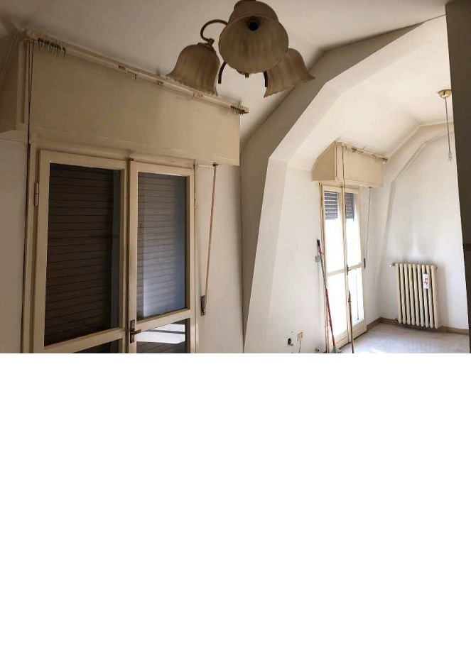 Abitazione; Cantina soffitta pertinenziale. Id. cat. F.79 Mapp. 84 Sub 18. Sup. mq 128. LIBERO. PIENA PROPRIETA'