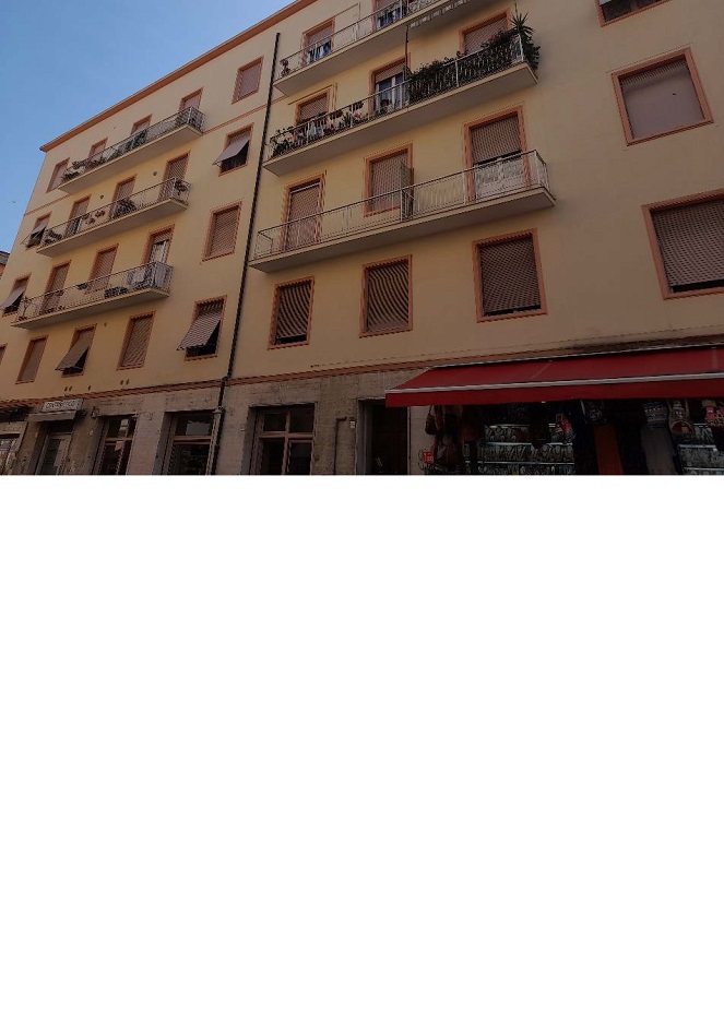 Appartamento tre locali + servizi semplici; Cantina soffitta pertinenziale. Id. cat. F. 94 Mapp. 2267 Sub. 601 F. 94 Mapp. 2267 Sub. 410 . Sup. mq 87. OCCUPATO CON CONTRATTO DI LOCAZIONE SCADUTO. PIENA PROPRIETA'