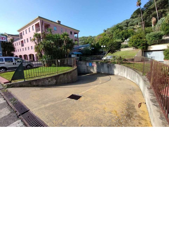 Box auto commerciale. Id. cat. F 8 Mapp. 1003 Sub 75. Sup. mq 14. LIBERO. PIENA PROPRIETA'
