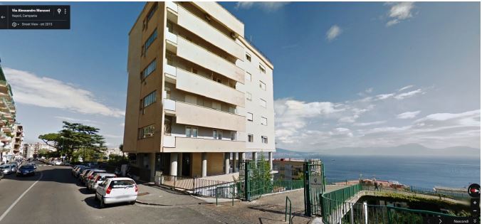 Appartamento 6 locali + servizi doppi; 1 cantina soffitta + 1 box auto + 1 parcheggio coperto + 1 parcheggio scoperto pertinenziali. Id. cat. F. 25  Mapp.128  Sub 7, F. 25  Mapp. 128 Sub 36, F. 25 Mapp. 128 sub  45, F. 25 Mapp. 129 sub 44, F. 25 mapp. 129 sub 20. Sup. mq 207. LIBERO. PIENA PROPRIETA'