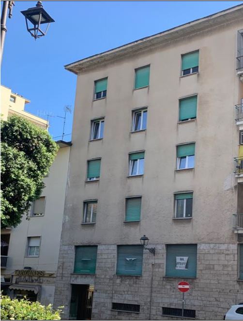 Ufficio commerciale 6 locali + servizi semplici. Id. cat. F. MU mapp. 2090 sub 9. Sup. mq 148. LIBERO. PIENA PROPRIETA'