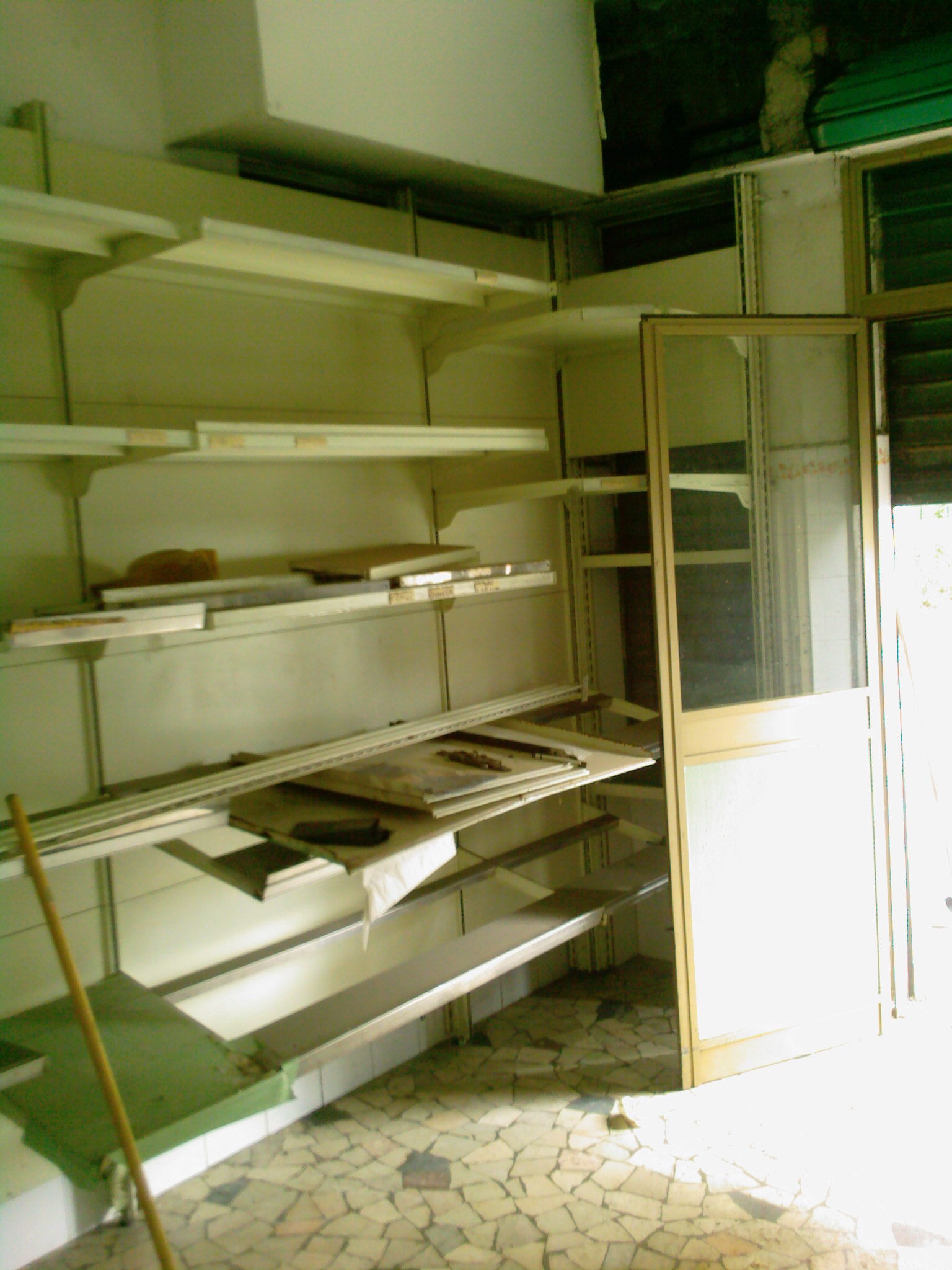 LOCALE COMMERCIALE. Sup. catastale 22 mq. Lotto Libero.