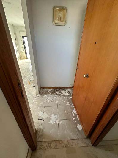 Immobile in stato avanzato di degrado. . ID. catastali F. 49 – Part. 2058/sub 39 - scala B - piano 10° - int. 10 - Zc. 2a – categoria A/2 – classe 7a - superficie catastale totale mq 70 – superficie catastale escluse aree scoperte mq 58,00 – Rendita € 271,14.