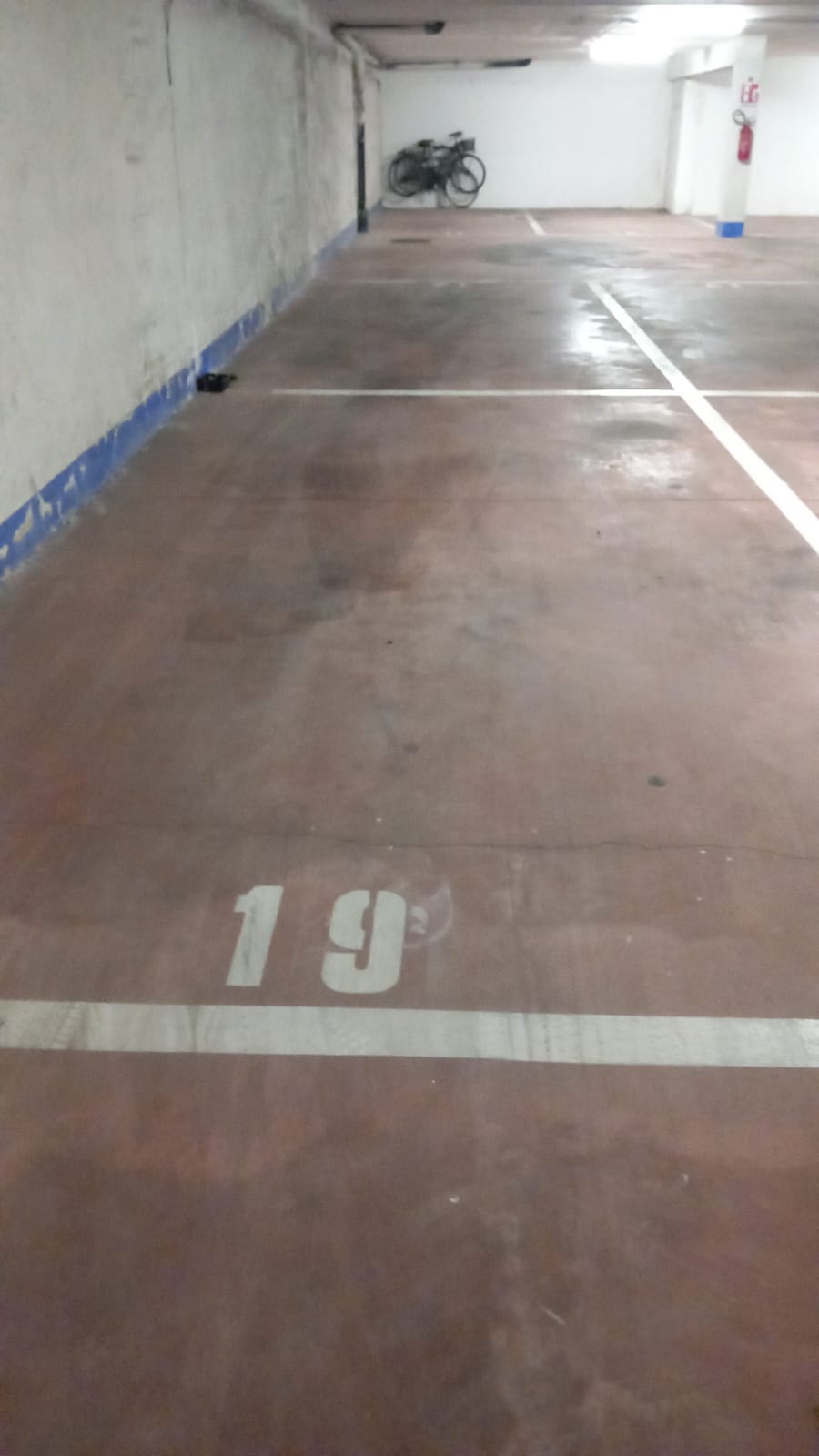 Posto auto coperto con rampa d’accesso da Largo Virgilio Brocchi n. 68, situato al piano S2 della scala C, interno 19. Id. cat. Unità Secondaria cat. C/6 foglio 853 part. 738 sub 62. Sup. mq catastali 16