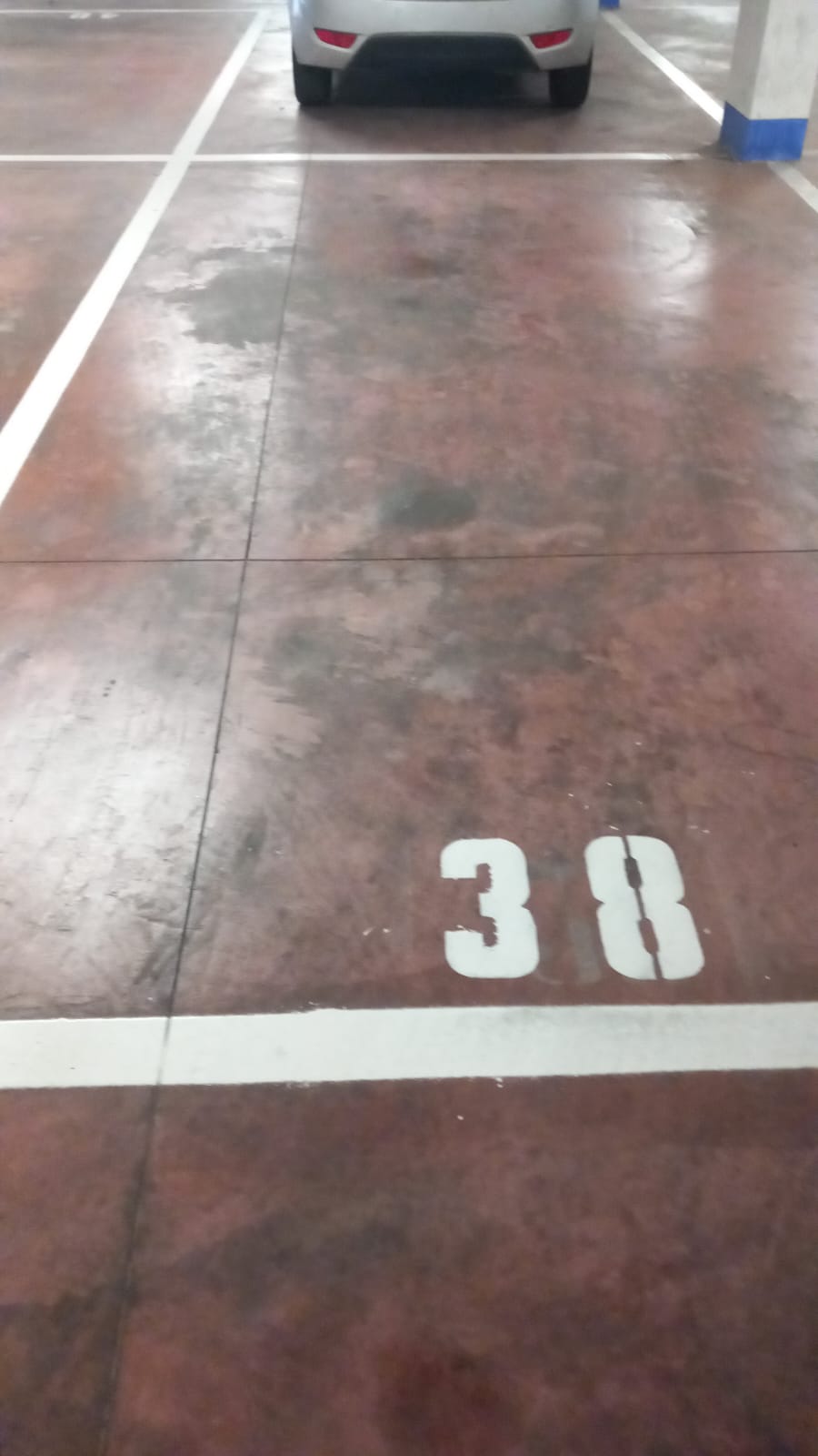 Posto auto coperto con rampa d’accesso da Largo Virgilio Brocchi n. 68, situato al piano S1 della scala B, interno 38. Id. cat. Unità Secondaria cat. C/6 foglio 853 part. 739 sub 78. Sup. mq catastali 17