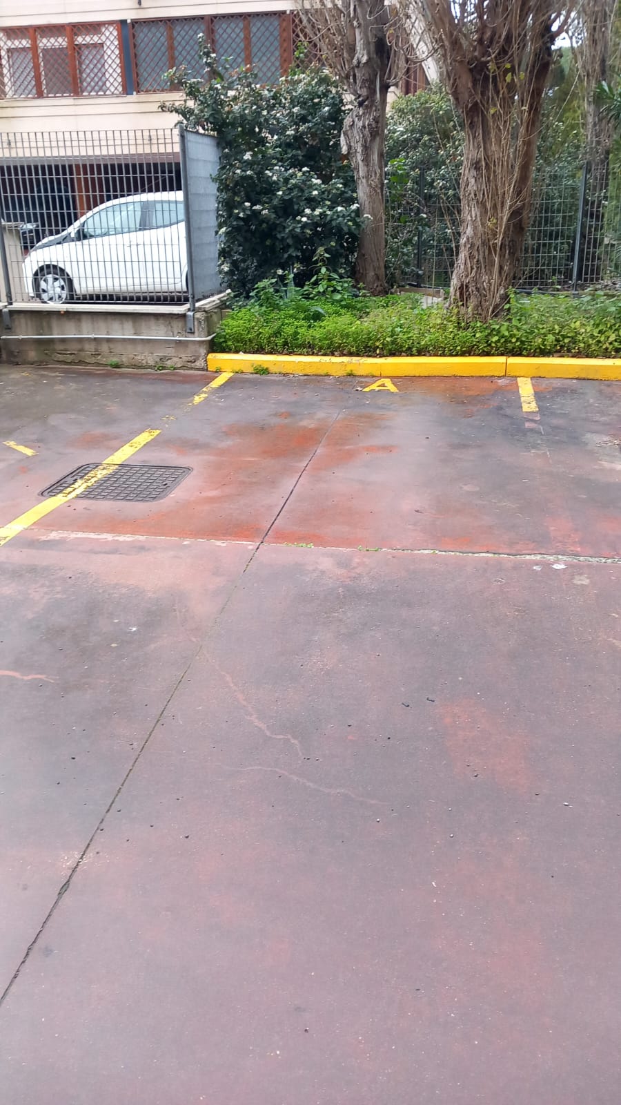 Posto auto scoperto con accesso da Largo Virgilio Brocchi n. 68, situato al piano Terra della scala A, interno 1. Id. cat. Unità Secondaria cat. C/6 foglio 853 part. 740 sub 88. Sup. mq catastali 13