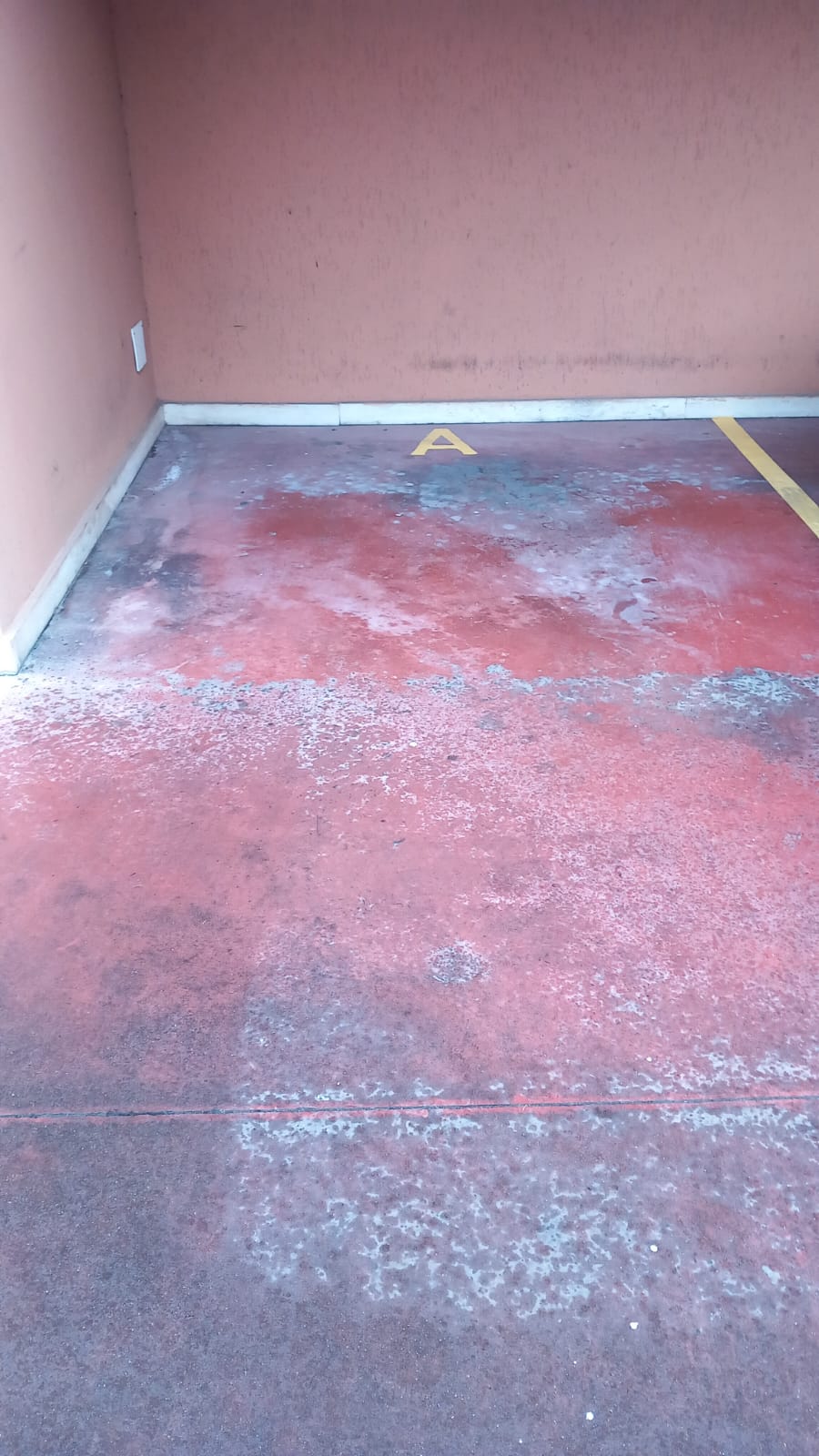 Posto auto scoperto con accesso da Largo Virgilio Brocchi n. 68, situato al piano Terra della scala A, interno 25. Id. cat. Unità Secondaria cat. C/6 foglio 853 part. 740 sub 95. Sup. mq catastali 14