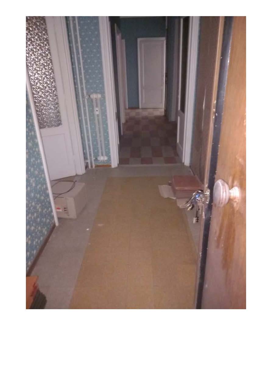 Appartamento al piano quarto composto da 5,5 vani catastali. Id. cat. Unità Residenziale cat. A/2 foglio 534 part. 65 sub 9. Sup. mq catastali 82. Libero. Piena proprietà.