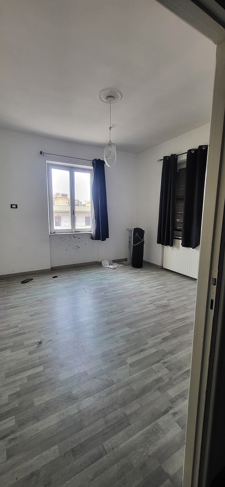 APPARTAMENTO INT.15 DI 5 VANI CON ASCENSORE. Dati catastali [N.C.E.U.] cat. A/4, fg. 589, part. 75, sub. 530. Sup. cat. 95. CANTINA N.14 DI 10 MQ CATASTALIDati catastali [N.C.E.U.] cat. C/2, fg. 589, part. 75, sub. 531. Sup. cat. 10. Piena proprietà lotto libero.