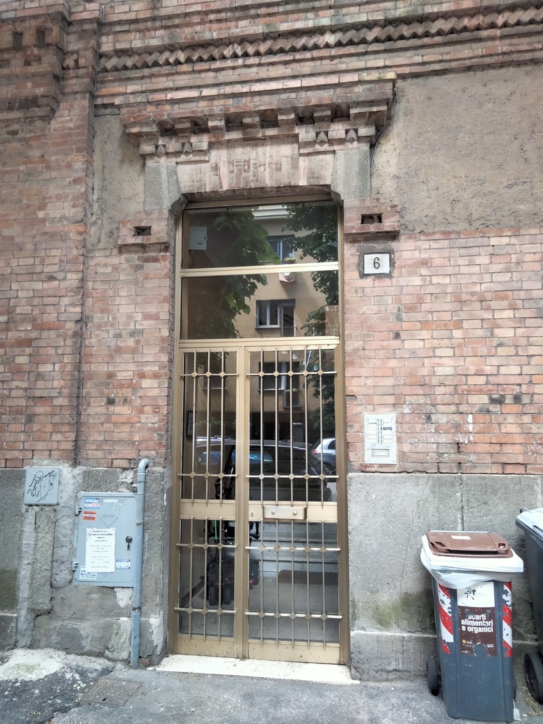 LOCALE DEPOSITO. Dati Catastali [N.C.E.U.] Cat. C2, fg. 519, part. 312, sub. 56. Sup. cat. 69. Libero.