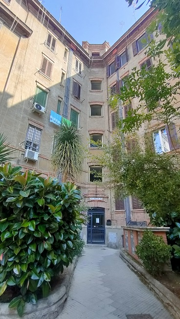 APPARTAMENTO INT.8 DI 3 VANI CON ASCENSORE. Dati Catastali [N.C.E.U.] Cat. A/4, fg, 512. part. 40, sub. 17. Mq. 54. Libero