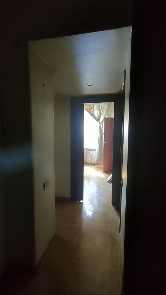 APPARTAMENTO INT.8 DI 3 VANI CON ASCENSORE. Dati Catastali [N.C.E.U.] Cat. A/4, fg, 512. part. 40, sub. 17. Mq. 54. Libero