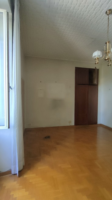 APPARTAMENTO INT.8 DI 3 VANI CON ASCENSORE. Dati Catastali [N.C.E.U.] Cat. A/4, fg, 512. part. 40, sub. 17. Mq. 54. Libero