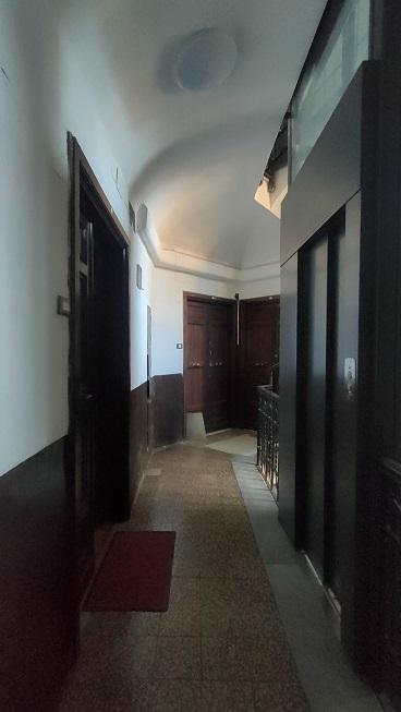 APPARTAMENTO INT.8 DI 3 VANI CON ASCENSORE. Dati Catastali [N.C.E.U.] Cat. A/4, fg, 512. part. 40, sub. 17. Mq. 54. Libero