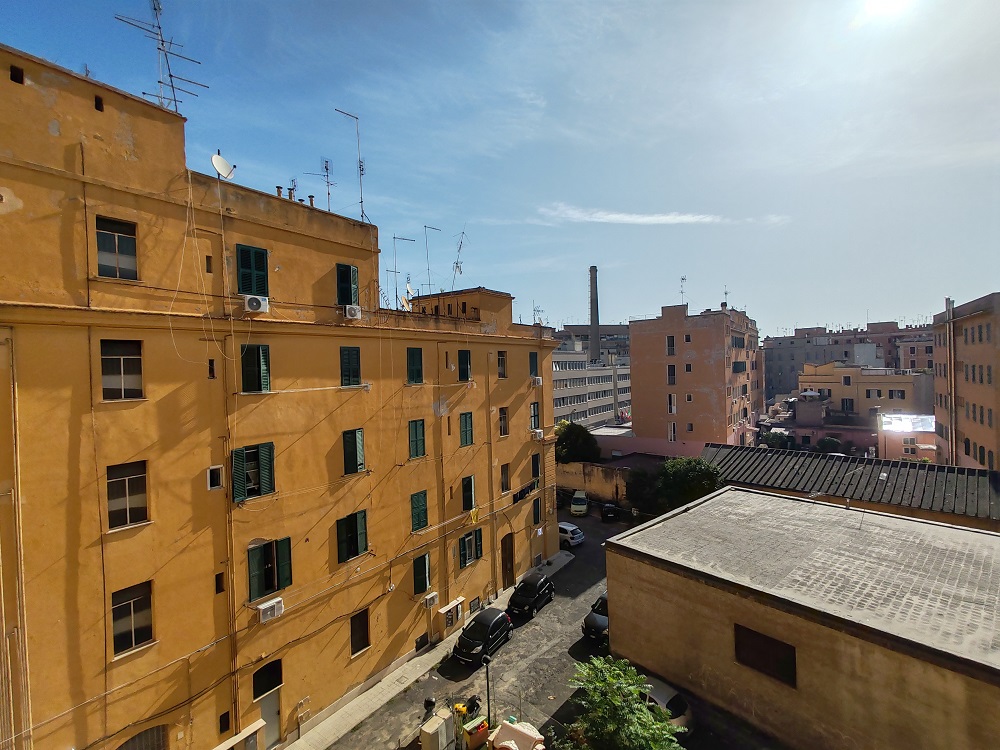 APPARTAMENTO INT.8 DI 4 VANI SENZA ASCENSORE. Dati catastali [N.C.E.U.] Cat. A/4, fg. 615, part. 91, sub. 56. Sup. catastale immobile mq 64. LIBERO