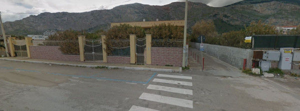 Appartamento . ID cat. Foglio 3, p.lla 831, sub 2  cat A/2. Sup. 46 mq. Proprietà 1/1, libero